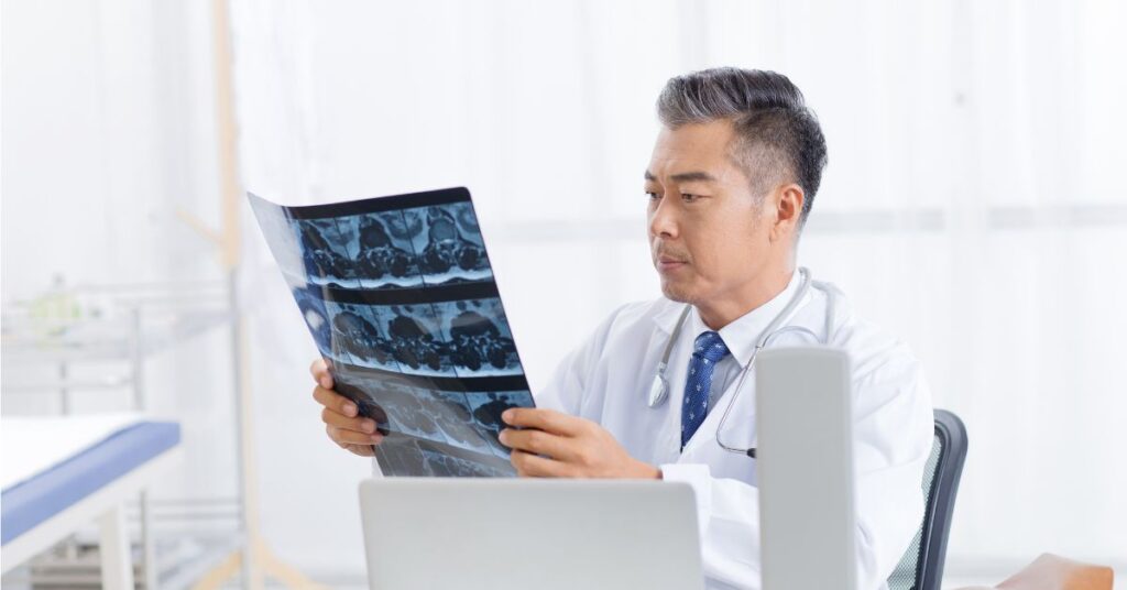 When to See a Neurologist for Neuropathy 2