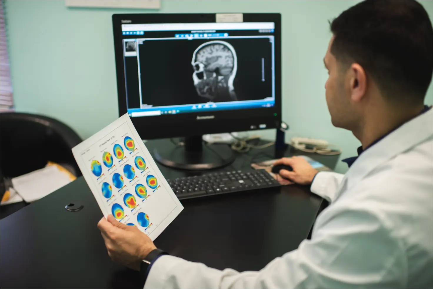 Patient consultation inside Universal Neurological Care&rsquo;s Jacksonville clinic, highlighting personalized neurological care and advanced outpatient services.